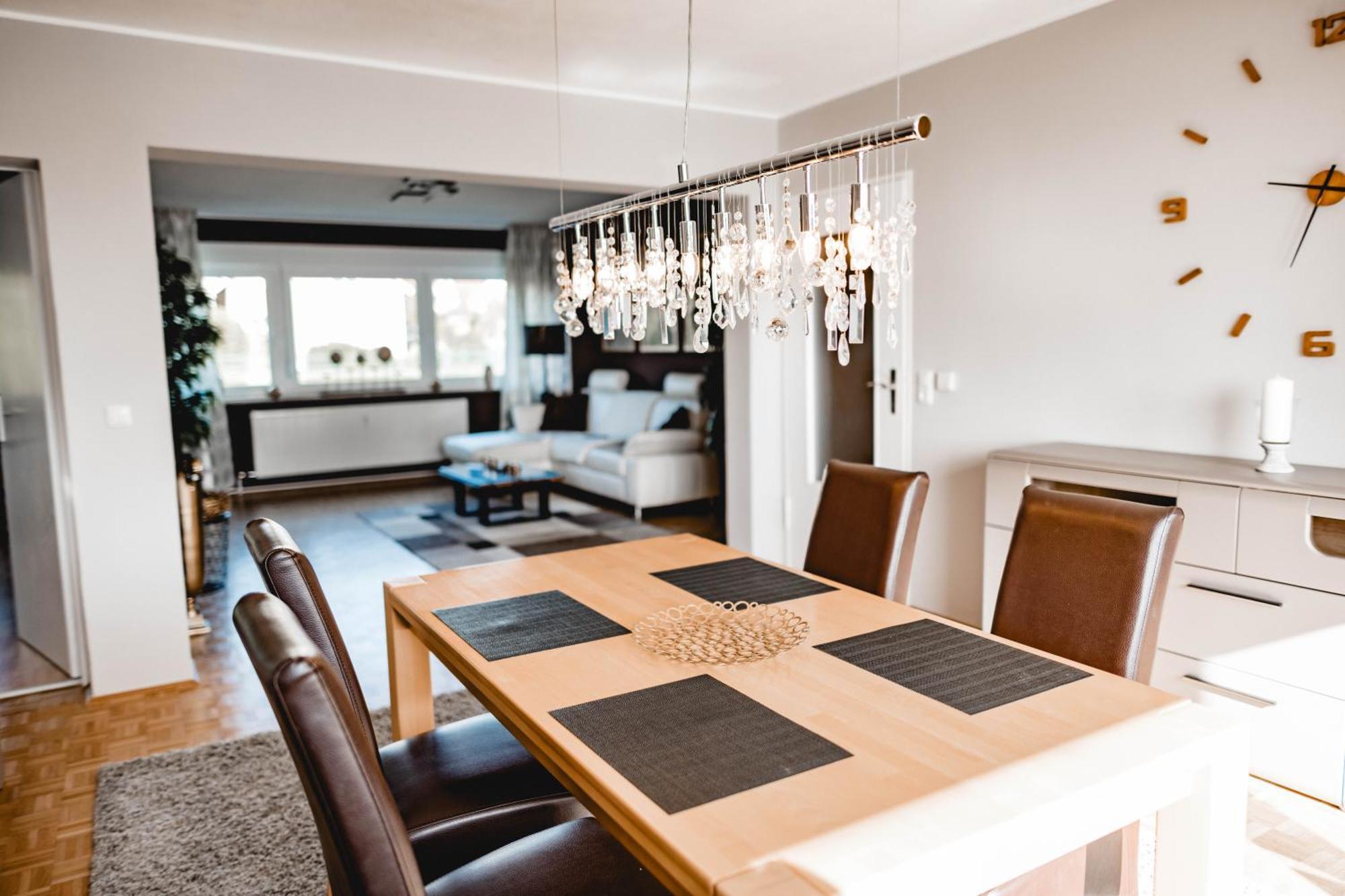 Me Homes - Grosse Moderne Designer-Wohnung Fuer Urlaub Und Business - Mit Kueche, Buero, Balkon Und 2 Parkplaetzen Bayreuth Esterno foto