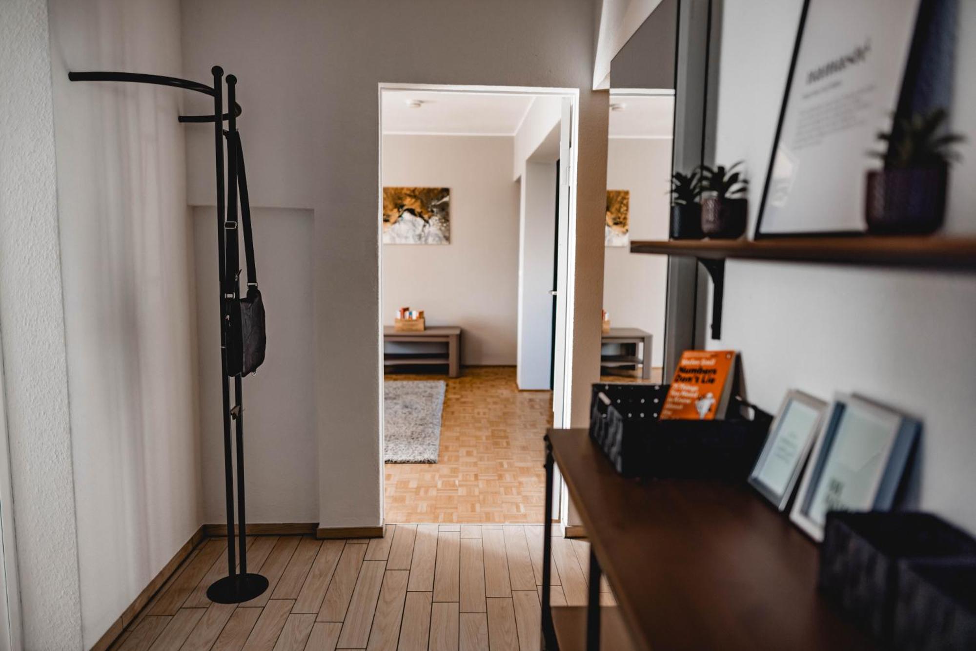 Me Homes - Grosse Moderne Designer-Wohnung Fuer Urlaub Und Business - Mit Kueche, Buero, Balkon Und 2 Parkplaetzen Bayreuth Esterno foto