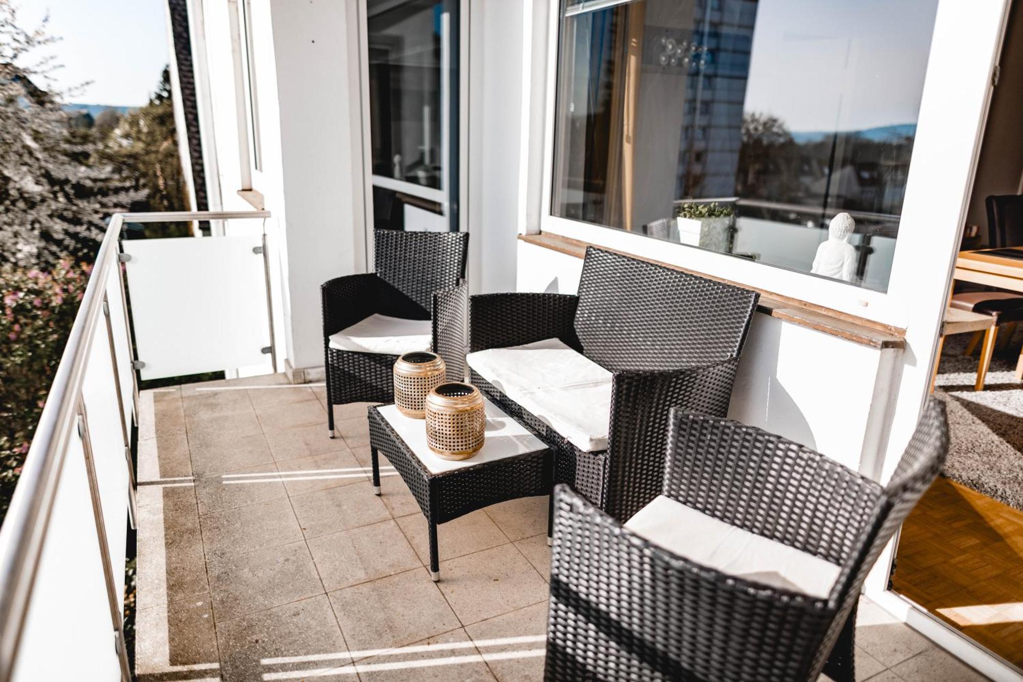 Me Homes - Grosse Moderne Designer-Wohnung Fuer Urlaub Und Business - Mit Kueche, Buero, Balkon Und 2 Parkplaetzen Bayreuth Esterno foto